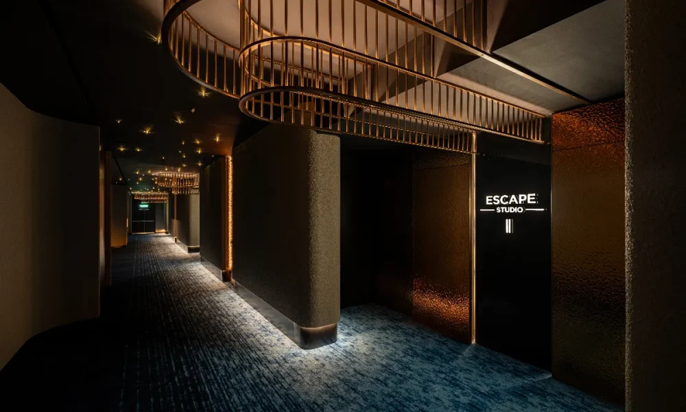 CORRIDOR-2