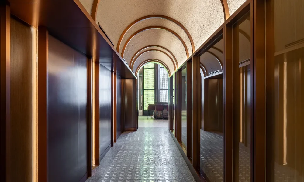 LOUNGEENTRANCE-2